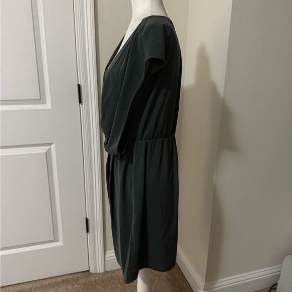 DKNYC Gray Draped Faux Wrap Cap Sleeve Dress Size L - Picture 7 of 9